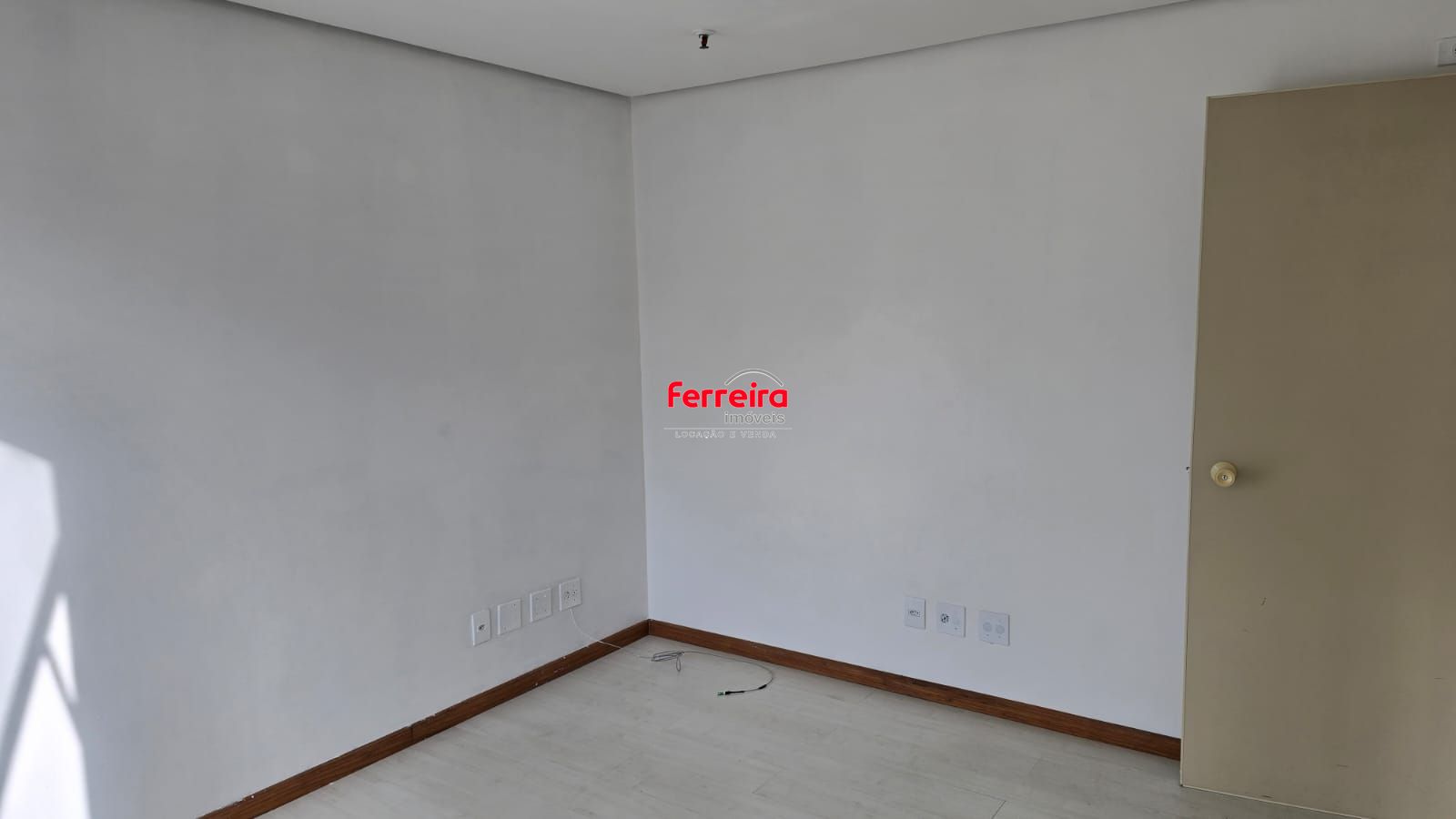 Sala Comercial, 1 sala, à venda, 28 m², Menino Deus - Porto Alegre — foto 3