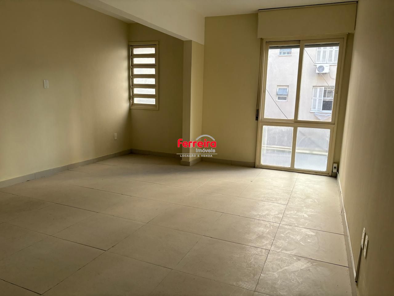 Sala comercial 26,73 no centro de Porto alegre