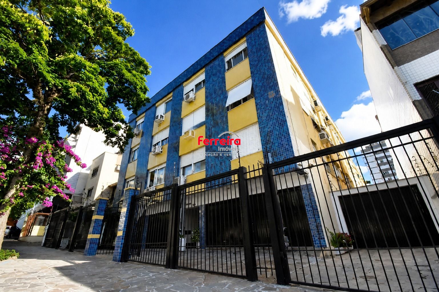 ÓTIMO APARTAMENTO DE  2 DORMITÓRIOS NA RUA MIGUEL COUTO