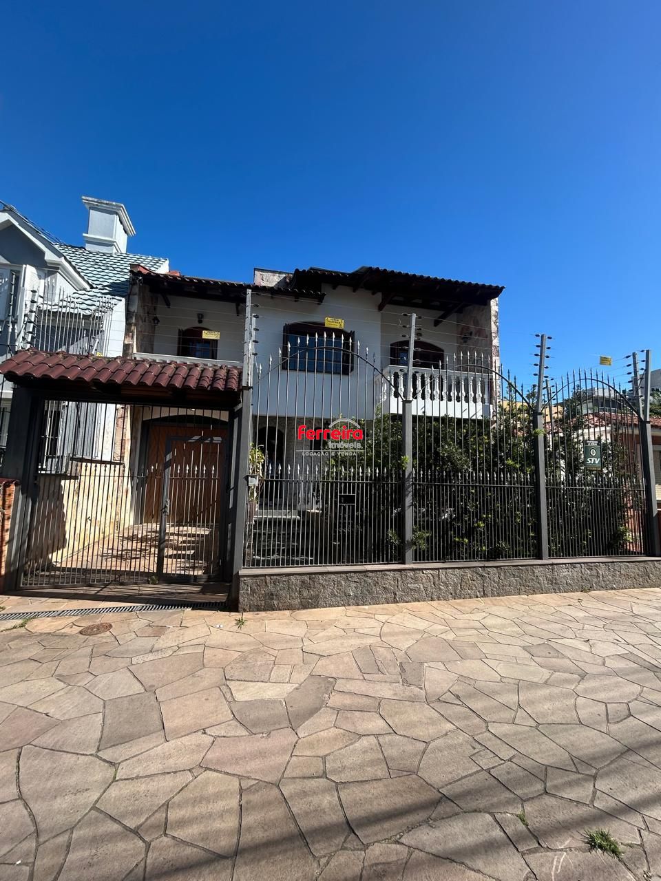 CASA -4 DORM. -com 2 suítes - 3 BOX- 297,18 m² - MENINO DEUS