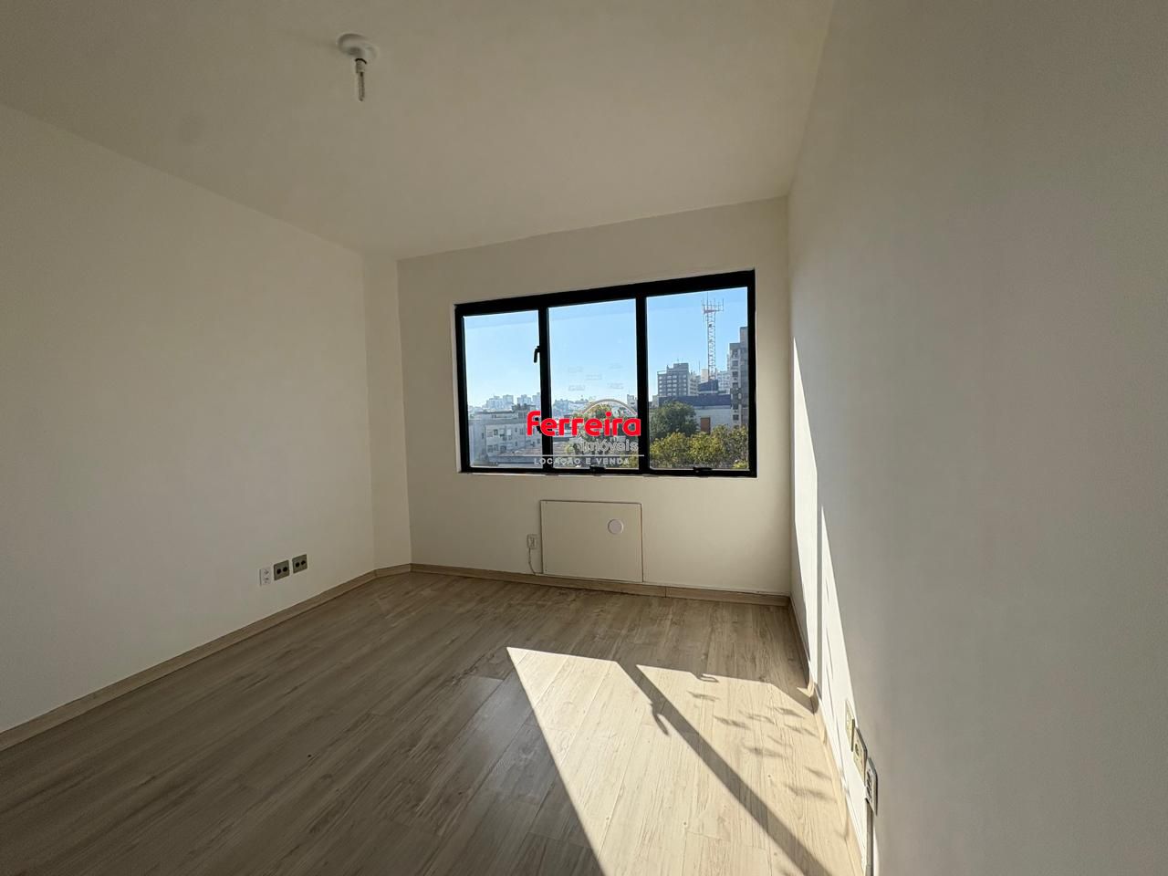 Sala Comercial, 1 sala, à venda, 36 m², Passo da Areia - Porto Alegre — foto 2