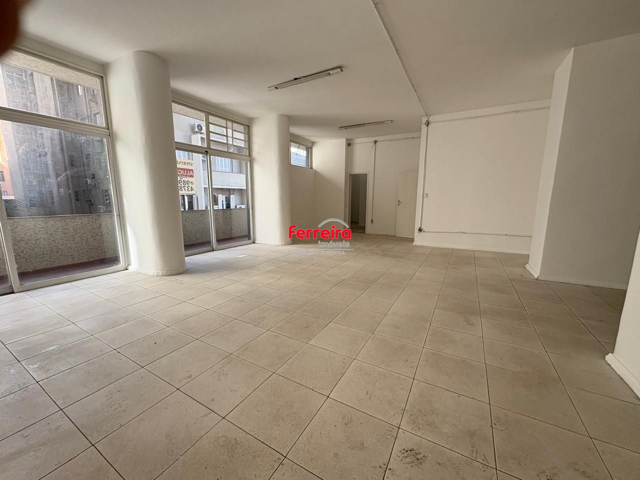 Sala Comercial, 1 sala, à venda, 823 m², Centro Histórico - Porto Alegre — foto 2