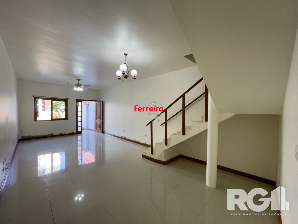 Casa 4 dormitórios na Azenha.
