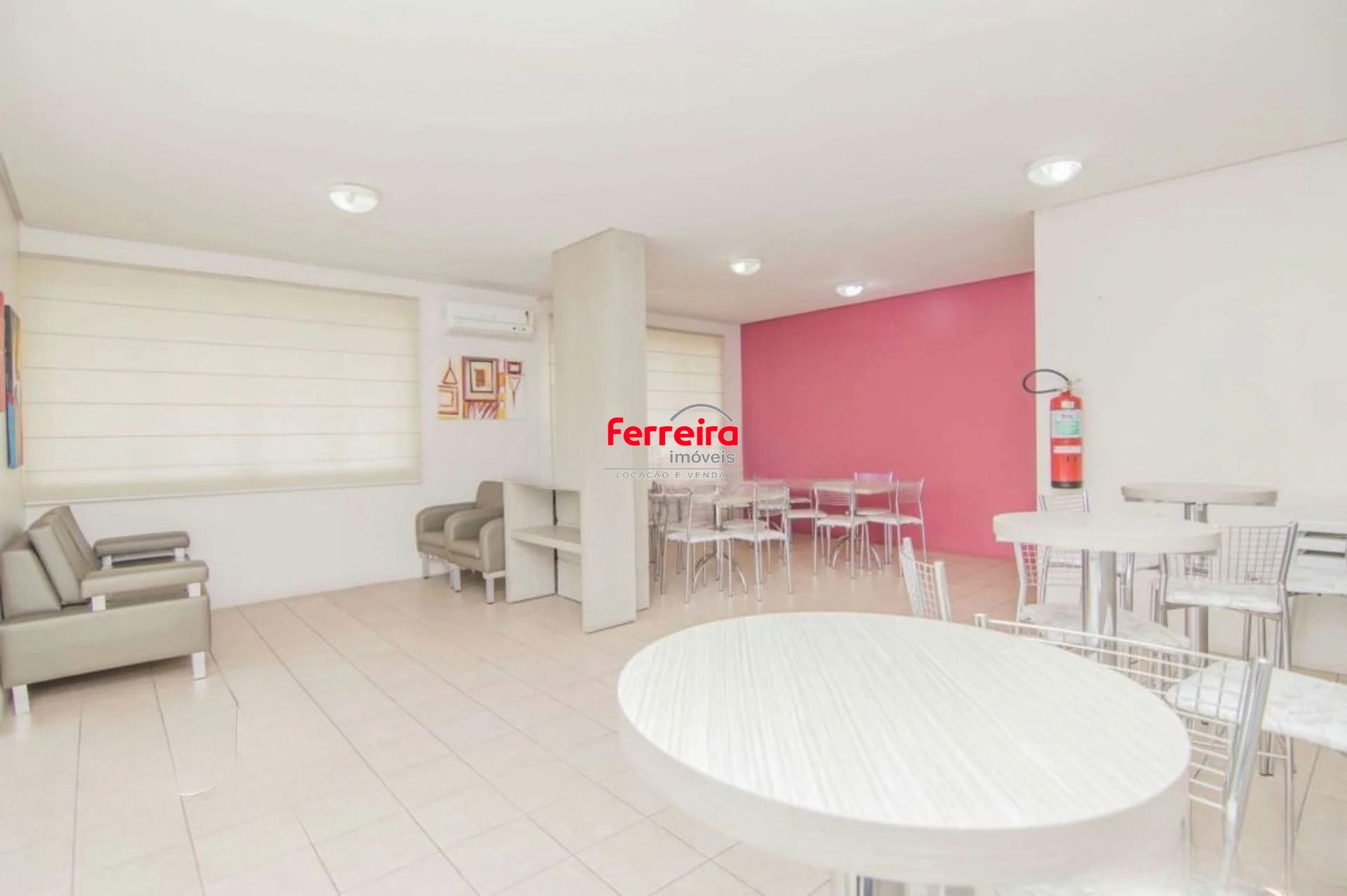 Vende-se apartamento com 2 quartos e 1 vaga – Chácara das Pedras