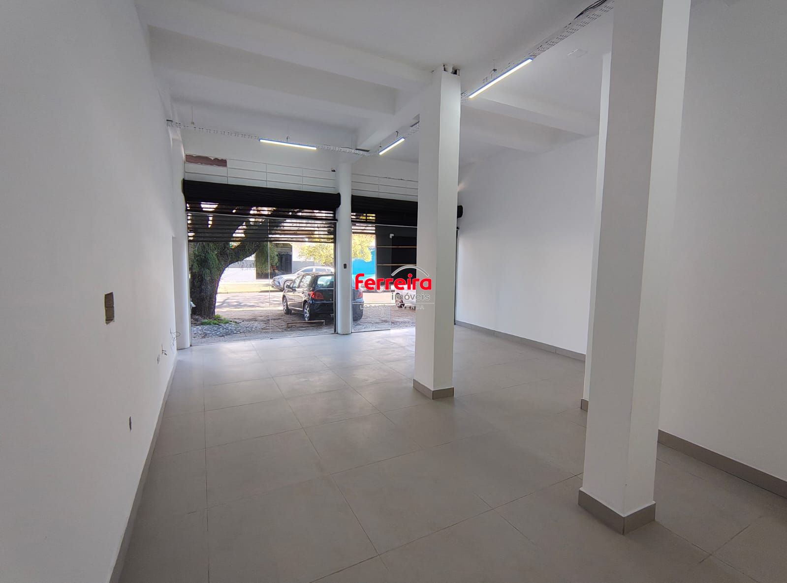 Vende-se loja com 100 m² - Floresta