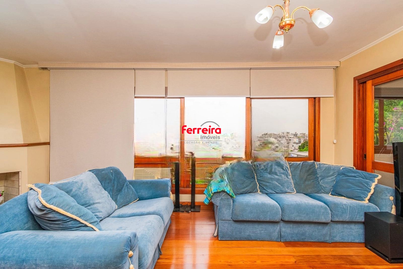 Apartamento de 3 dormitórios com suíte e 2 vagas no Mont Serrat
