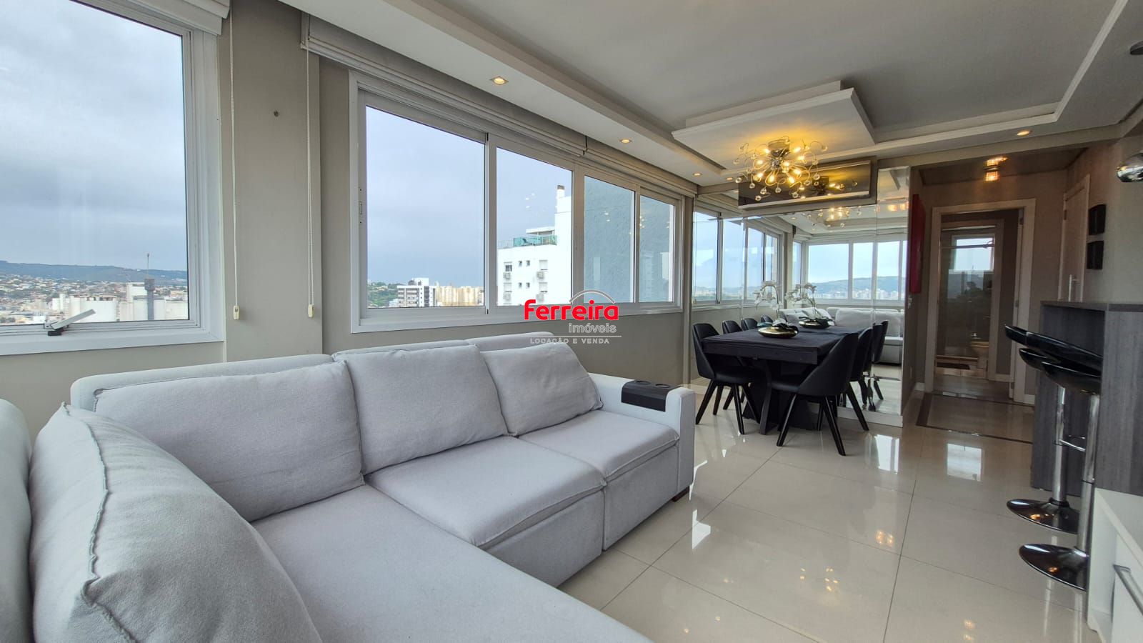 Vende lindo apartamento no coração do bairro Petrópolis, Porto Alegre.✨