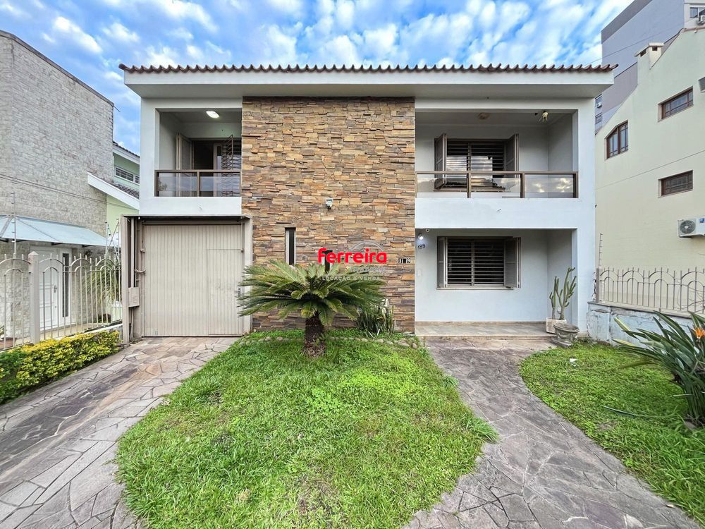 Casa semimobiliada com 5 dormitórios, piscina e 3 vagas no Camaquã Porto Alegre