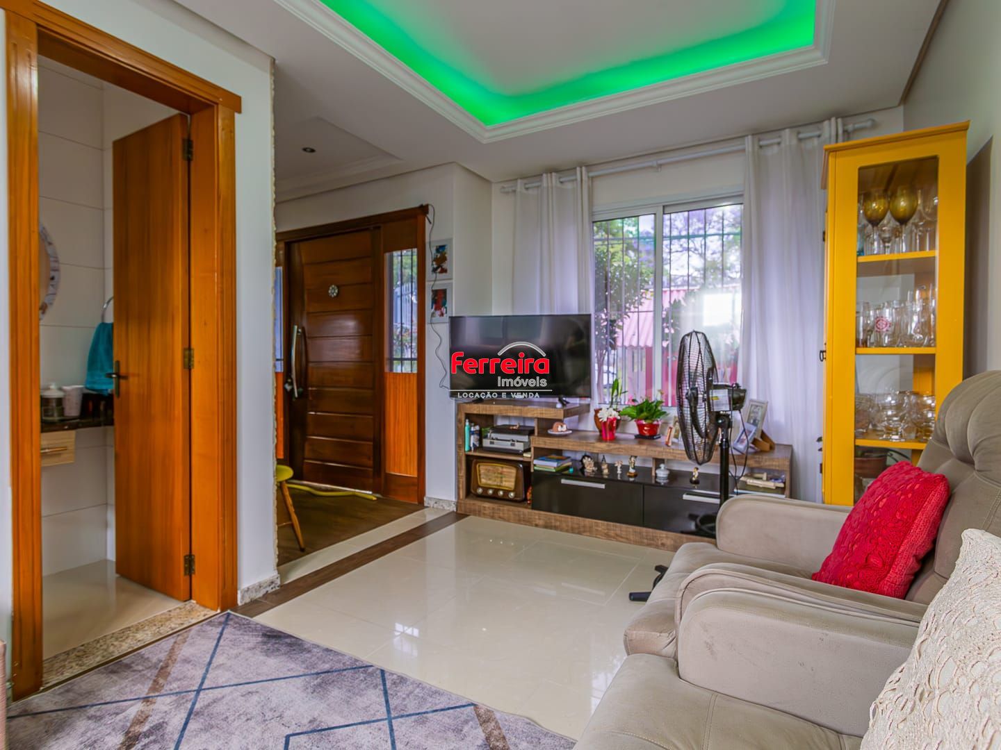 Casa 3 dormitórios com duas suítes bairro Jardim Floresta - Lindoia