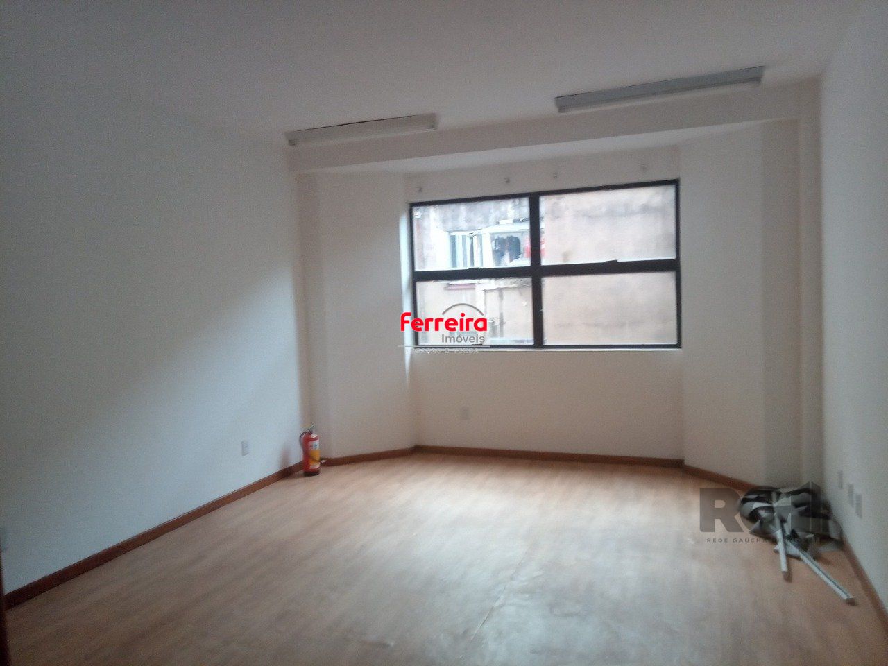 Sala Comercial, à venda, 27 m², Centro Histórico - Porto Alegre — foto 2