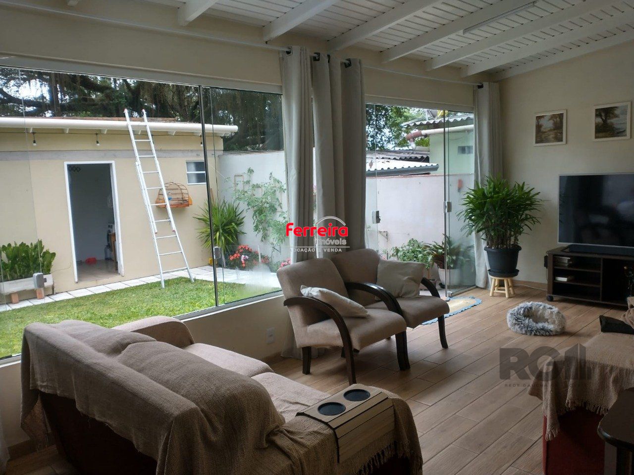 Casa de 155m² com 2 quartos, suíte, 2 vagas, no bairro Jardim Europa, Poa/RS