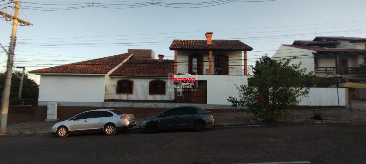 Casa de 4 dormitórios no bairro Parque Santa Fé
