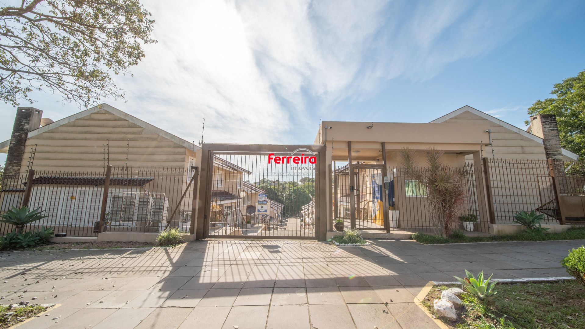 Casa em Condomínio com 134,64 m² privativos, 3 dormitórios sendo 1 suíte 2vagas