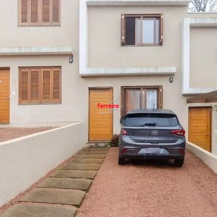 Casa em condominio com 2 vagas