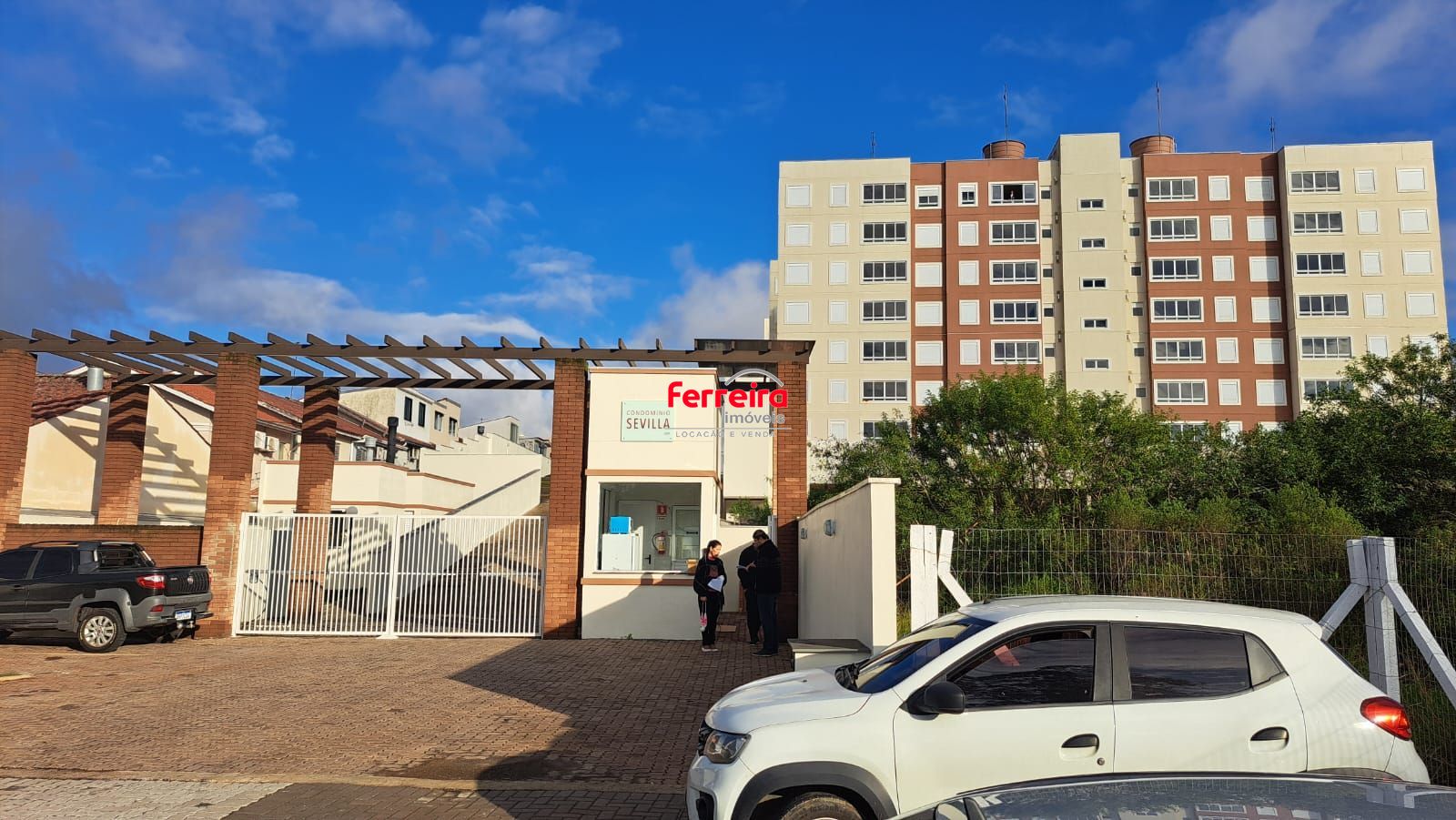 Apartamento com 2 dormitórios, churrasqueira, vaga de garagem, no bairro Parque Santa Fé