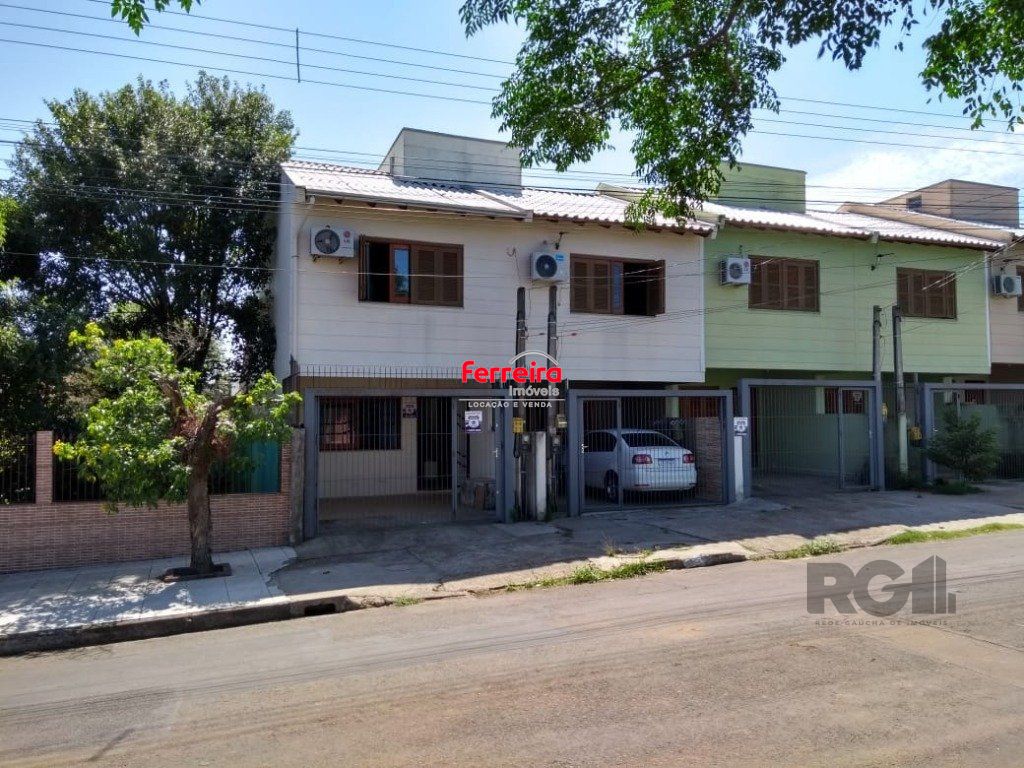 Amplo Sobrado 74 Metros Quadrados 2 dormitórios, Lavabo, vaga coberta, churrasqueira, Fátima, Cachoeirinha.