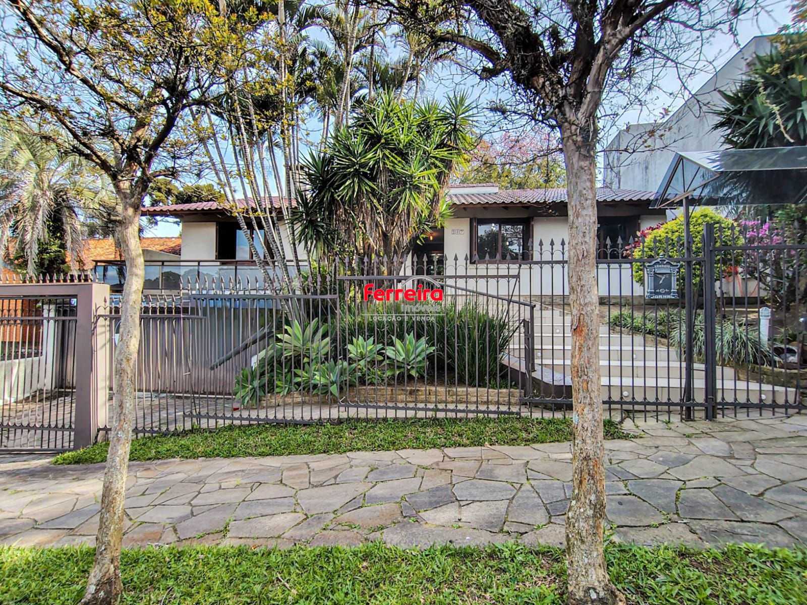 Casa com 270m² privativo - Vila Assunção