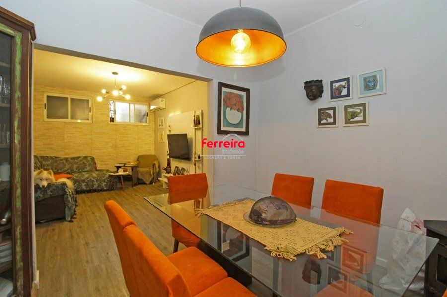 Casa 4 dormitórios, 220m² privativos,  RuaGeneral Couto de Magalhães