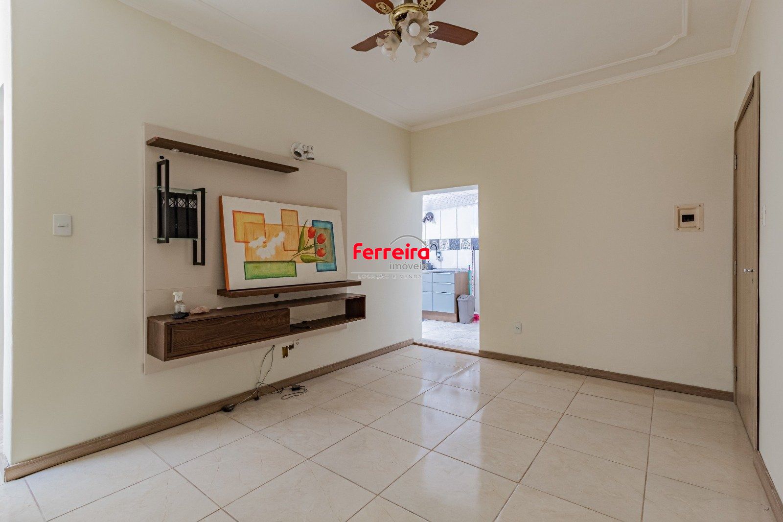 Térreo com pátio Semimobiliado, 2 Dormitórios, Próximo ao Praia de Belas