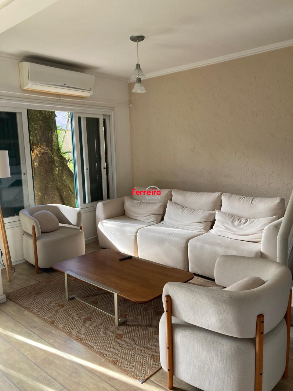 Casa em Condomínio com 247m² - 3 Suítes - Bairro Ipanema