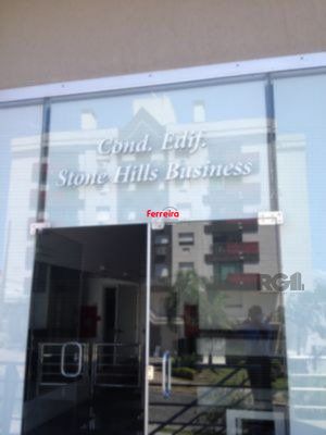 Sala comercial com 35 m² próximo a Protásio Alves