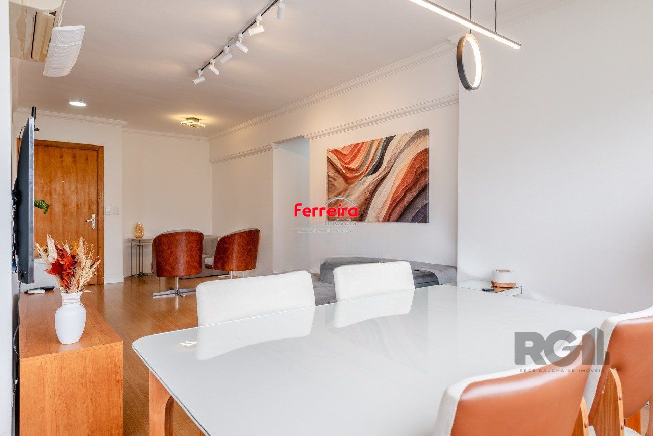 Apartamento de dois dormitórios localizado no bairro Passo da Areia em Porto Alegre/RS.