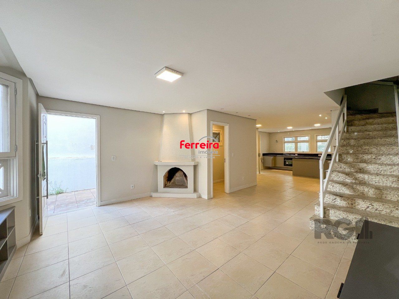 Casa em condomínio com 161m² privativos em Porto Alegre/RS.
