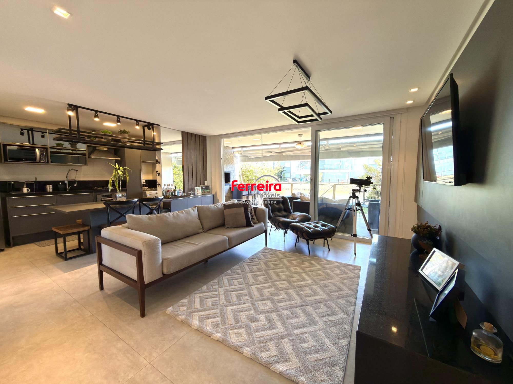 Apartamento giardino, 2 dorm, 2 vagas com 110m², localizada em Xangri-lá/RS.
