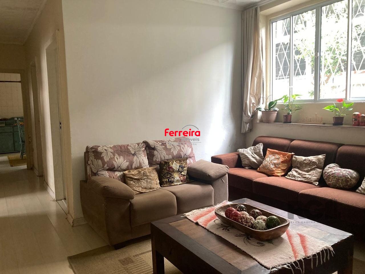 Casa 4 quartos à venda, 330m², Santa Cecília - Porto Alegre