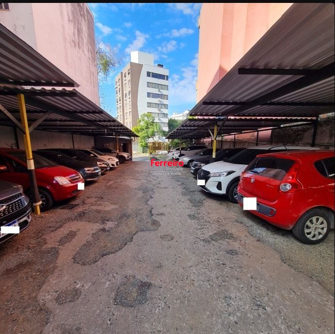 Terreno com 661,50m², localizado no bairro Petrópolis em Porto Alegre/RS.