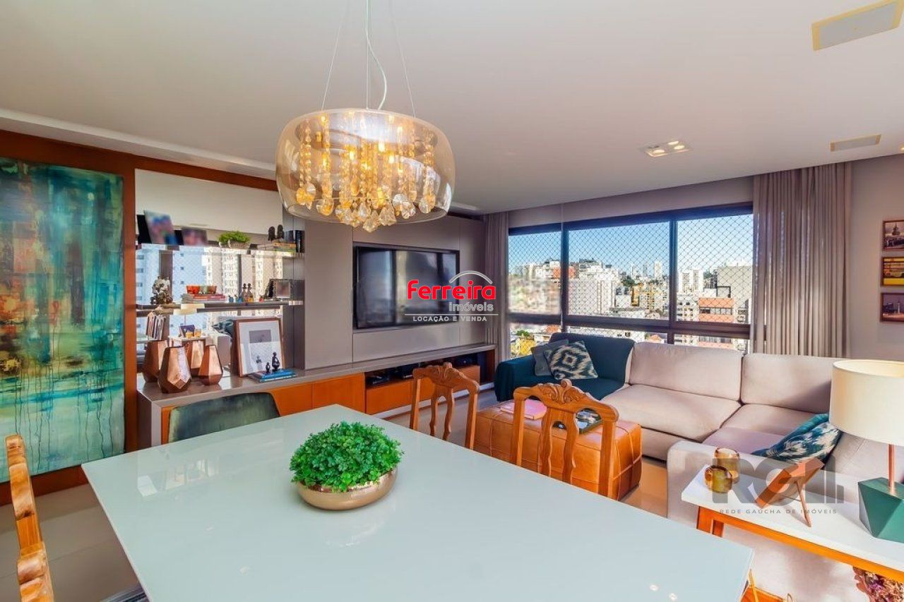 Apartamento localizado no bairro Passo da Areia em Porto Alegre/RS.