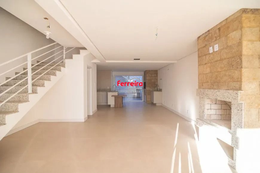 Casa com 120m², localizada no bairro Jardim Itu em Porto Alegre/RS.