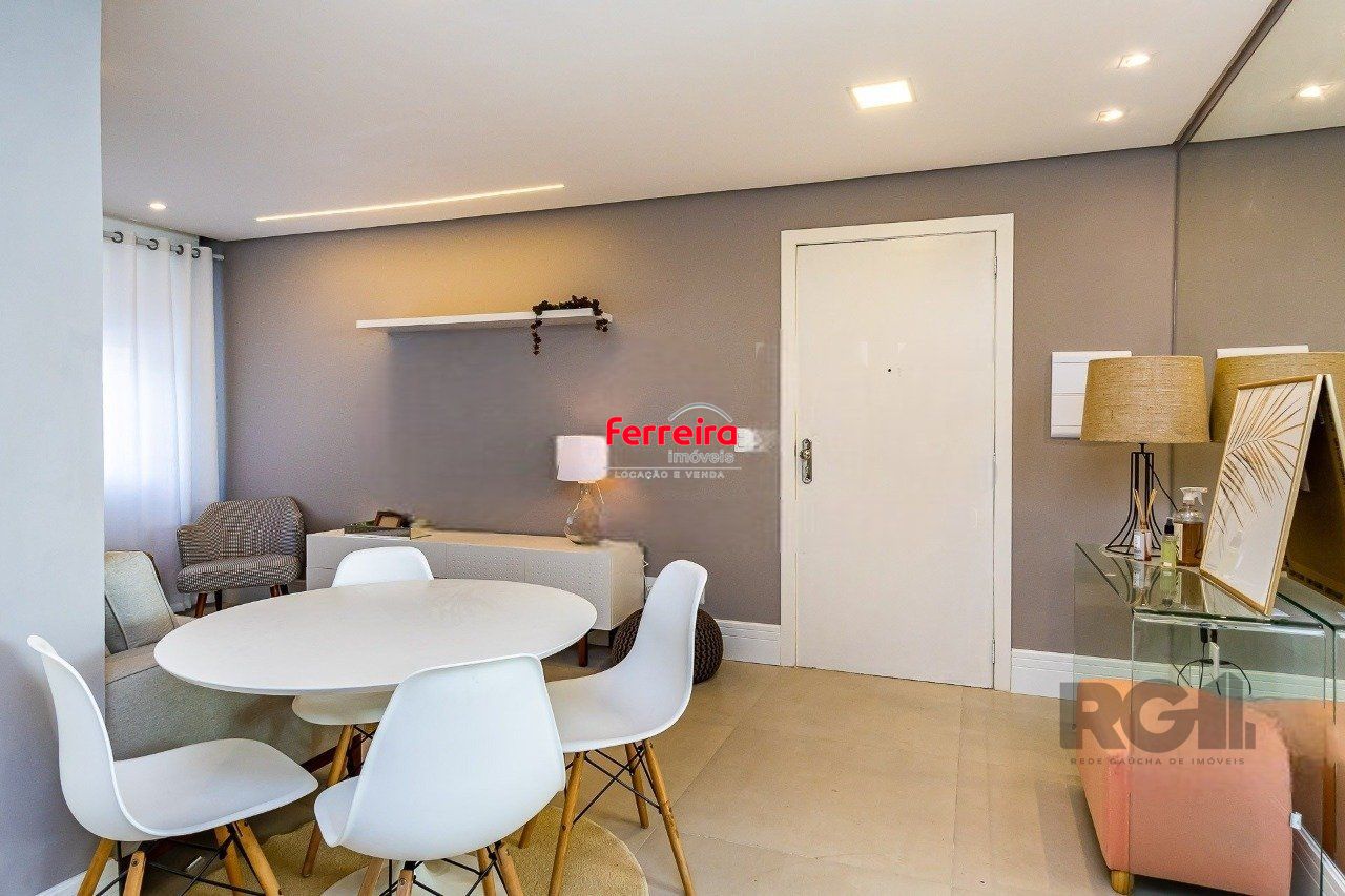 Apartamento de 62 m², localizado no bairro Auxiliadora em Porto Alegre/RS.
