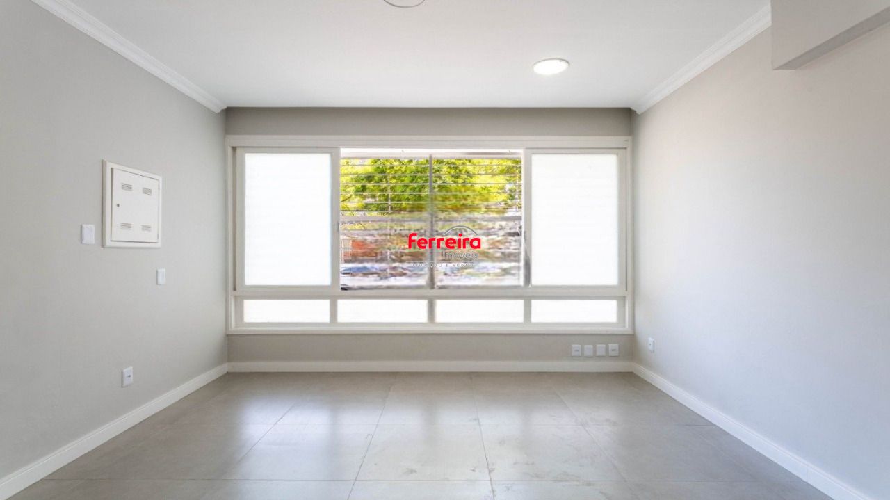 Casa com 224m², localizado no bairro Menino Deus em Porto Alegre/RS.
