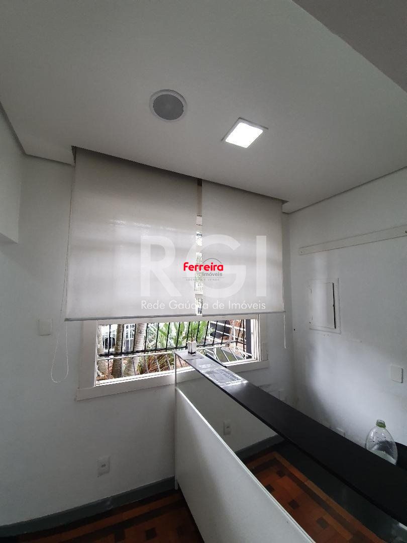 Casa Comercial para Venda - 300m², 0 dormitórios, Petrópolis