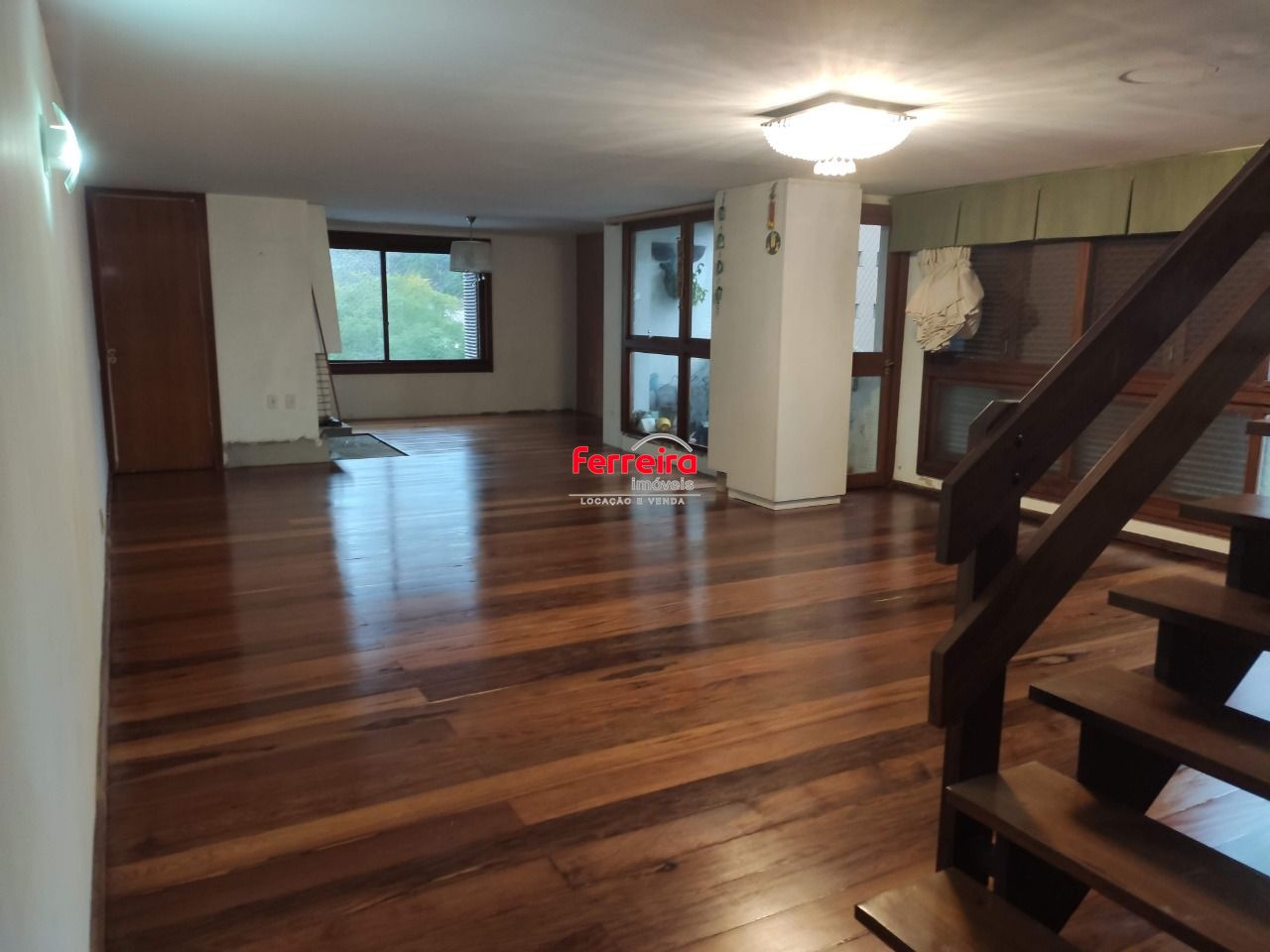 Cobertura para Venda - 263.75m², 3 dormitórios, sendo 1 suites, 1 vaga - Petrópolis