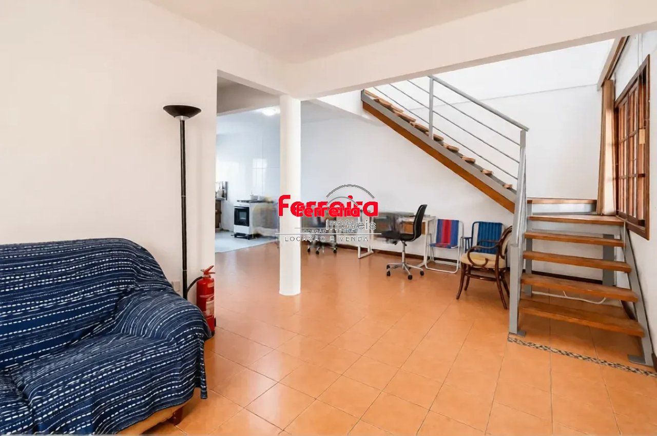 Casa com 290m², localizada no bairro Jardim Botânico em Porto Alegre/RS.