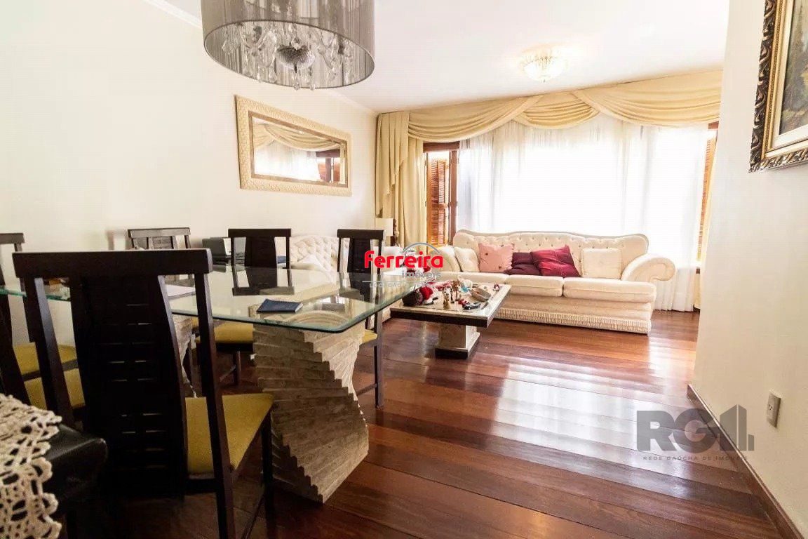 Casa 04 dormitórios,01 suite,03 vagas , bairro Chácara das Pedras/Porto Alegre