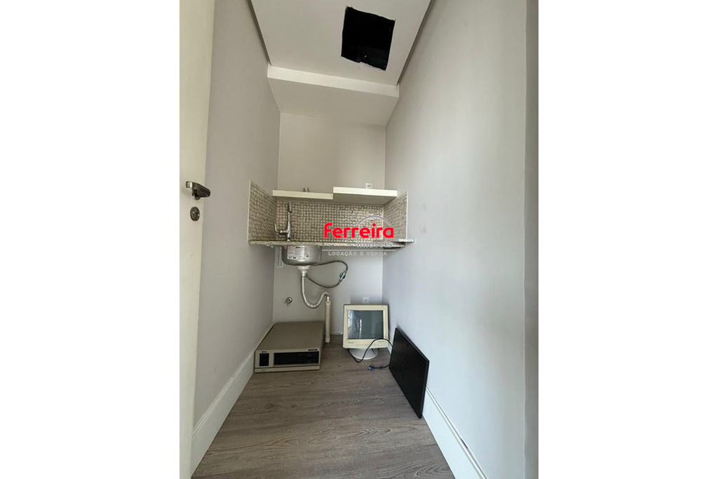 2524393.jpeg