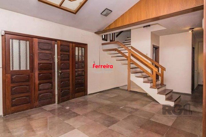 Casa a venda com 3 Dormitório(s) - Petrópolis