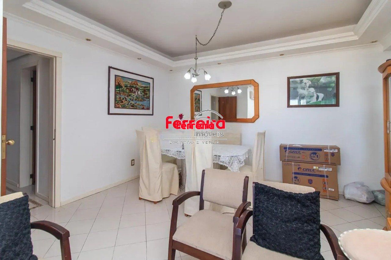 Apartamento com 96m², localizado no bairro Menino Deus em Porto Alegre/RS.