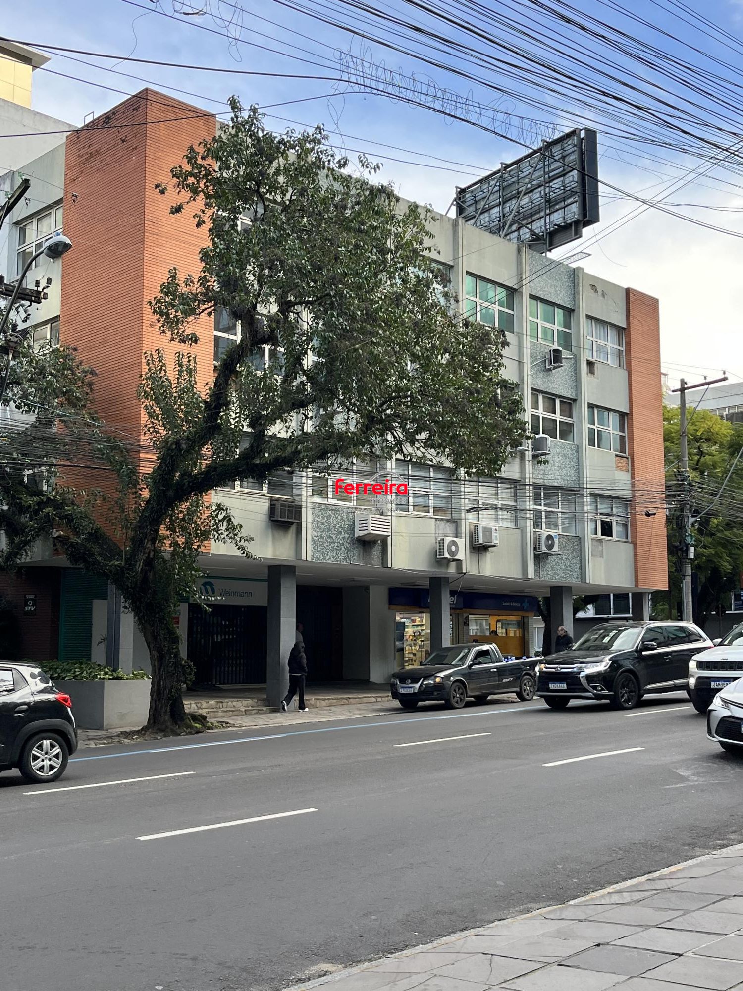 sala comercial grande prédio com elevador no bairro Rio Branco em Porto Alegre