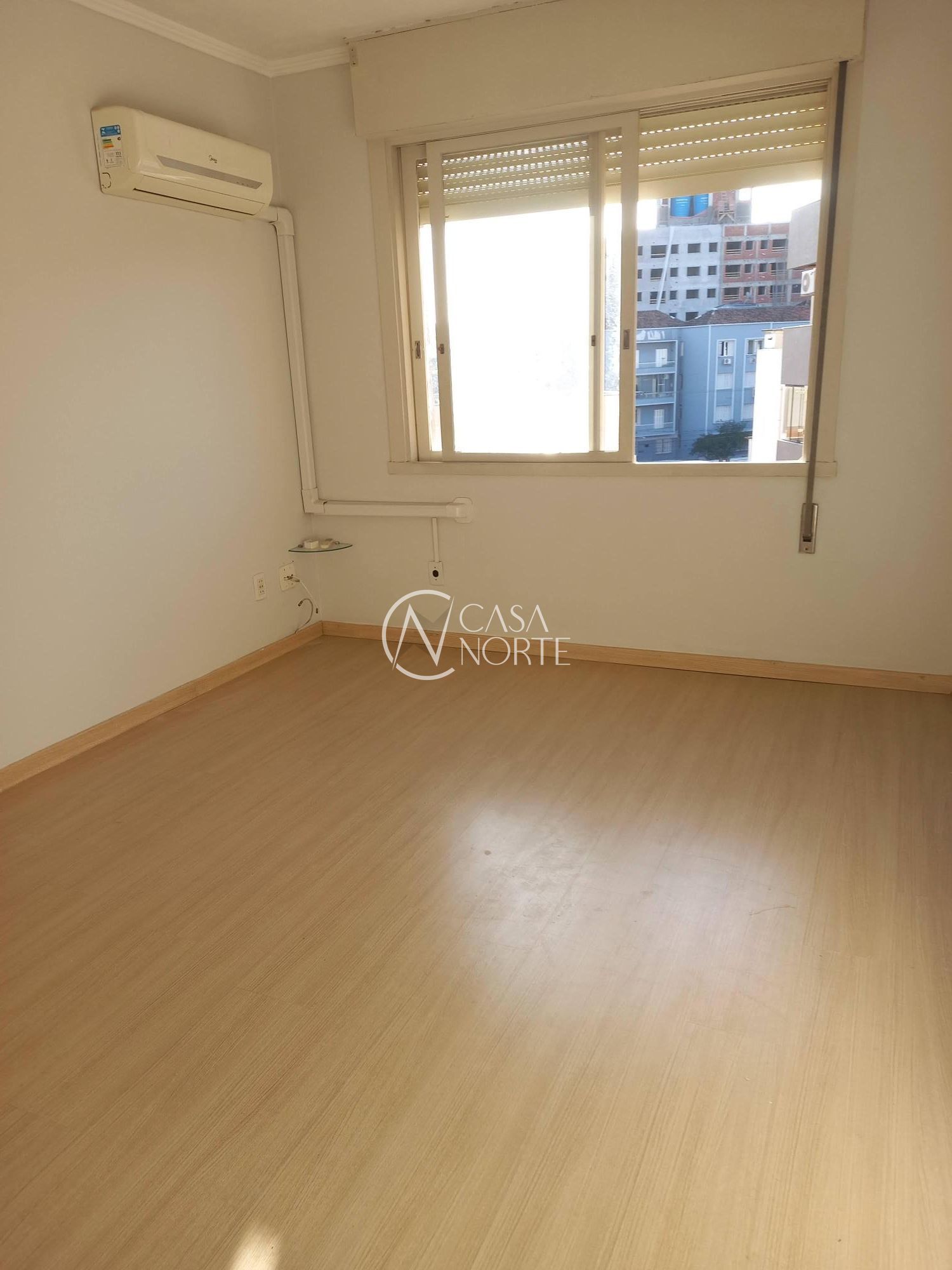 Apartamento à venda com 2 quartos, 78m², 1 vaga, Rua João Guimarães no bairro Santa Cecília em Porto Alegre