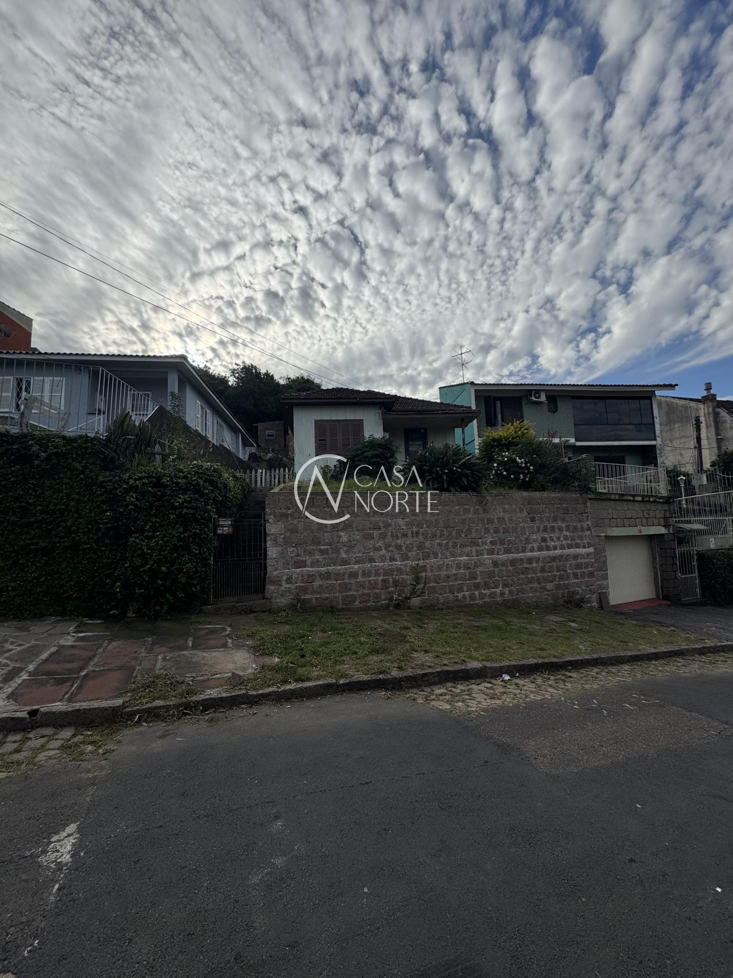 Terreno à venda  com 287m², Travessa Luiz Tamanini no bairro Teresópolis em Porto Alegre