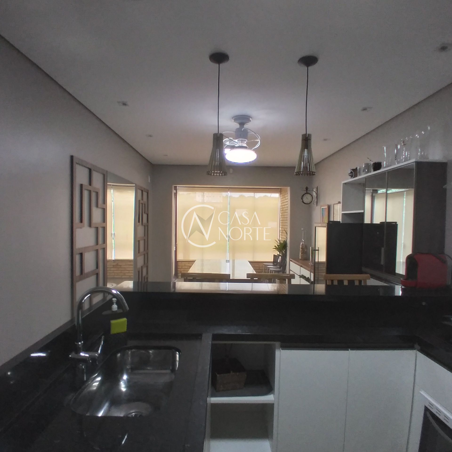 Casa à venda com 3 quartos, 142m², 1 suíte, 2 vagas, Rua Carlos de Britto Velho no bairro Parque Santa Fé em Porto Alegre