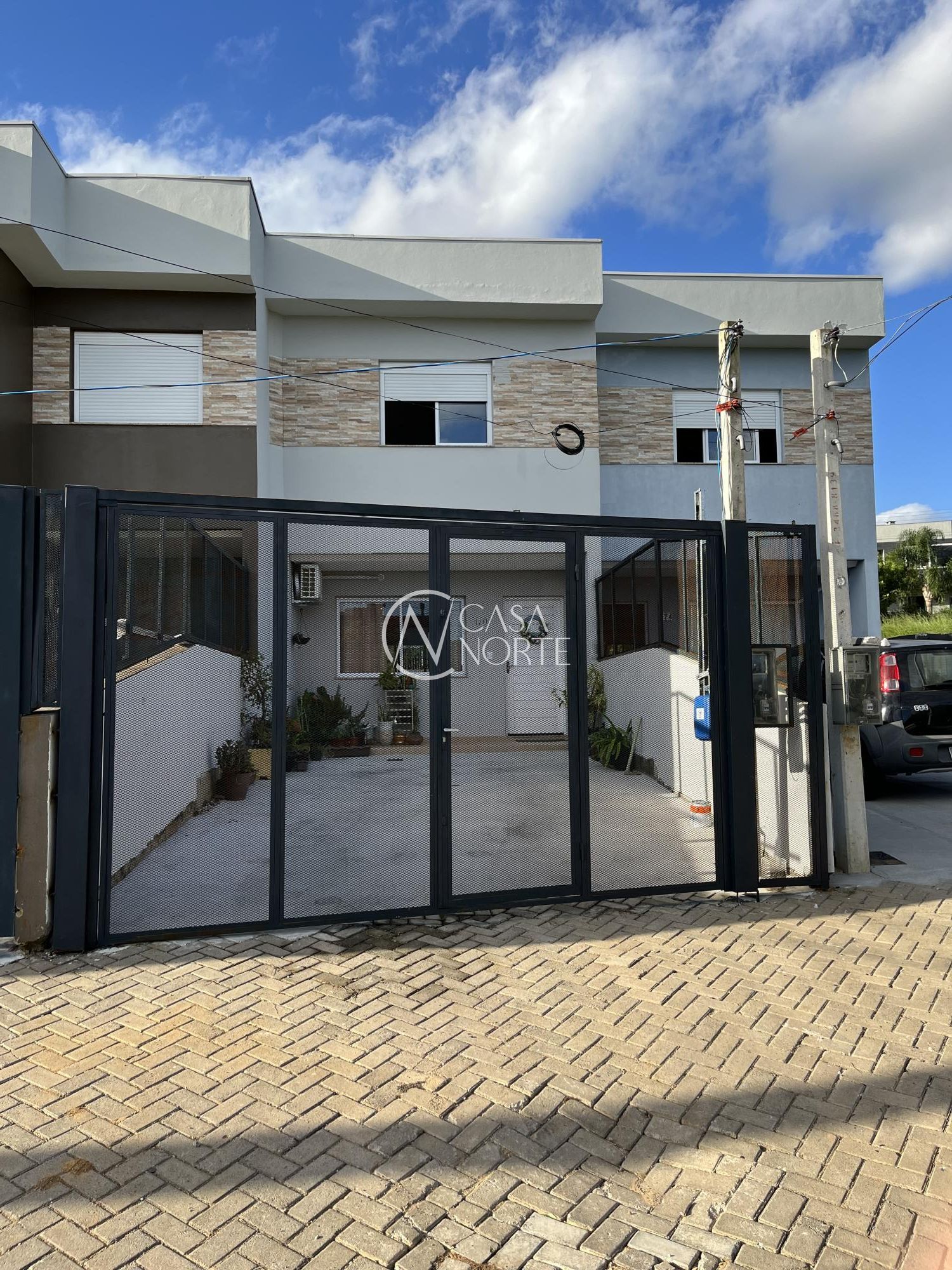 Casa à venda com 3 quartos, 107m², 1 suíte, 1 vaga, Rua Vanderlei da Silva Alves no bairro Mário Quintana em Porto Alegre