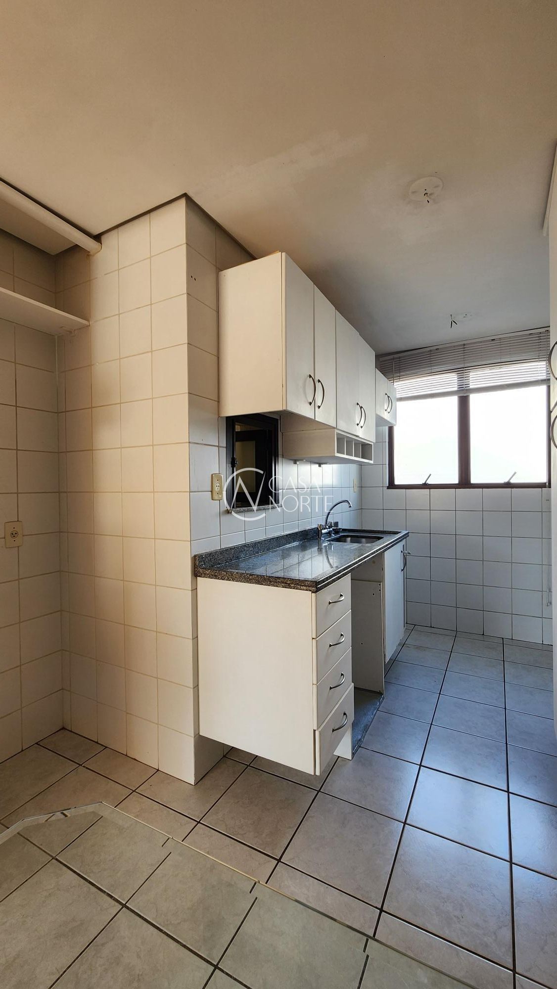 Apartamento à venda com 3 quartos, 103m², 1 suíte, 2 vagas, Rua Eça de Queiroz no bairro Petrópolis em Porto Alegre