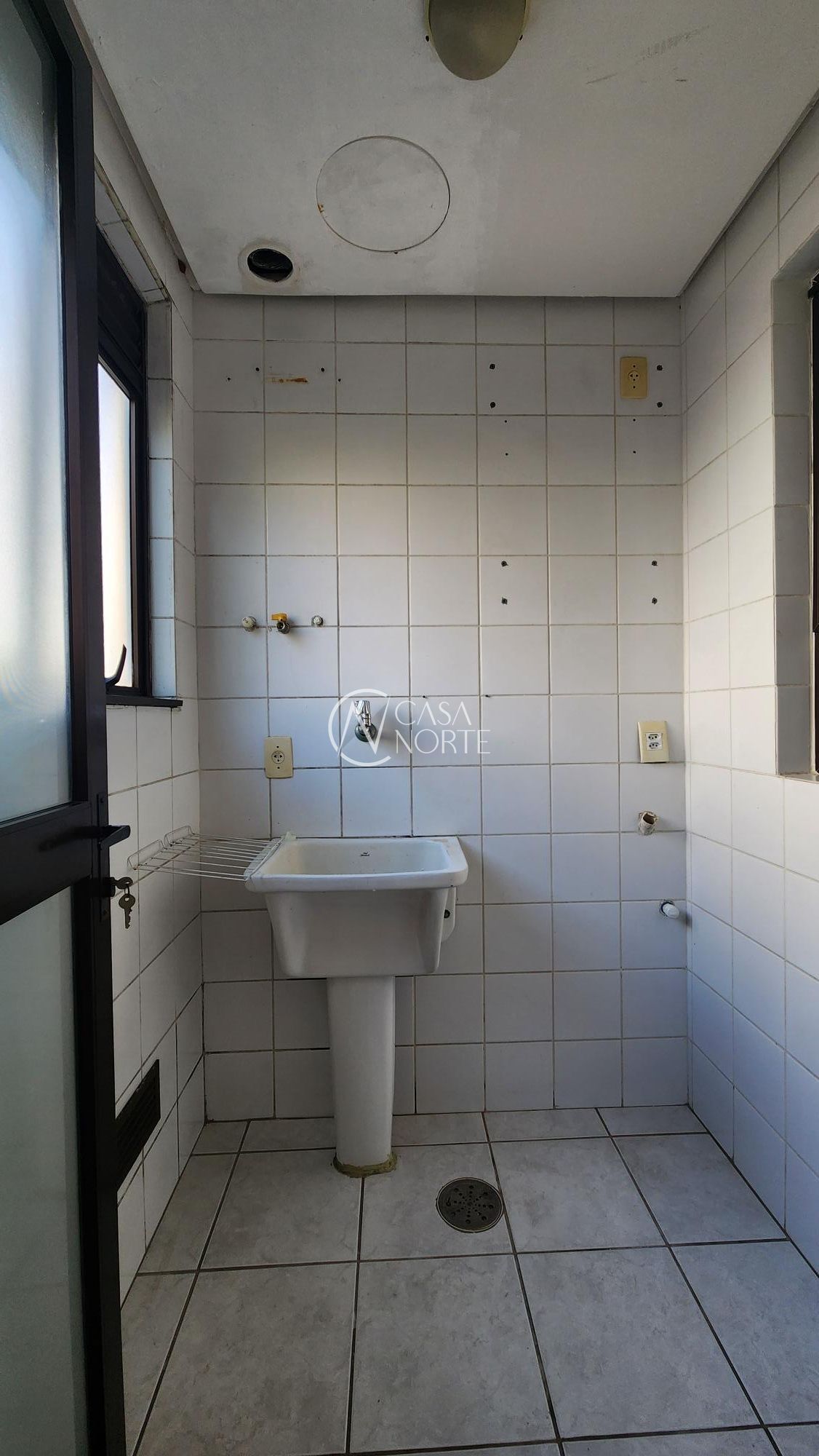 Apartamento à venda com 3 quartos, 103m², 1 suíte, 2 vagas, Rua Eça de Queiroz no bairro Petrópolis em Porto Alegre