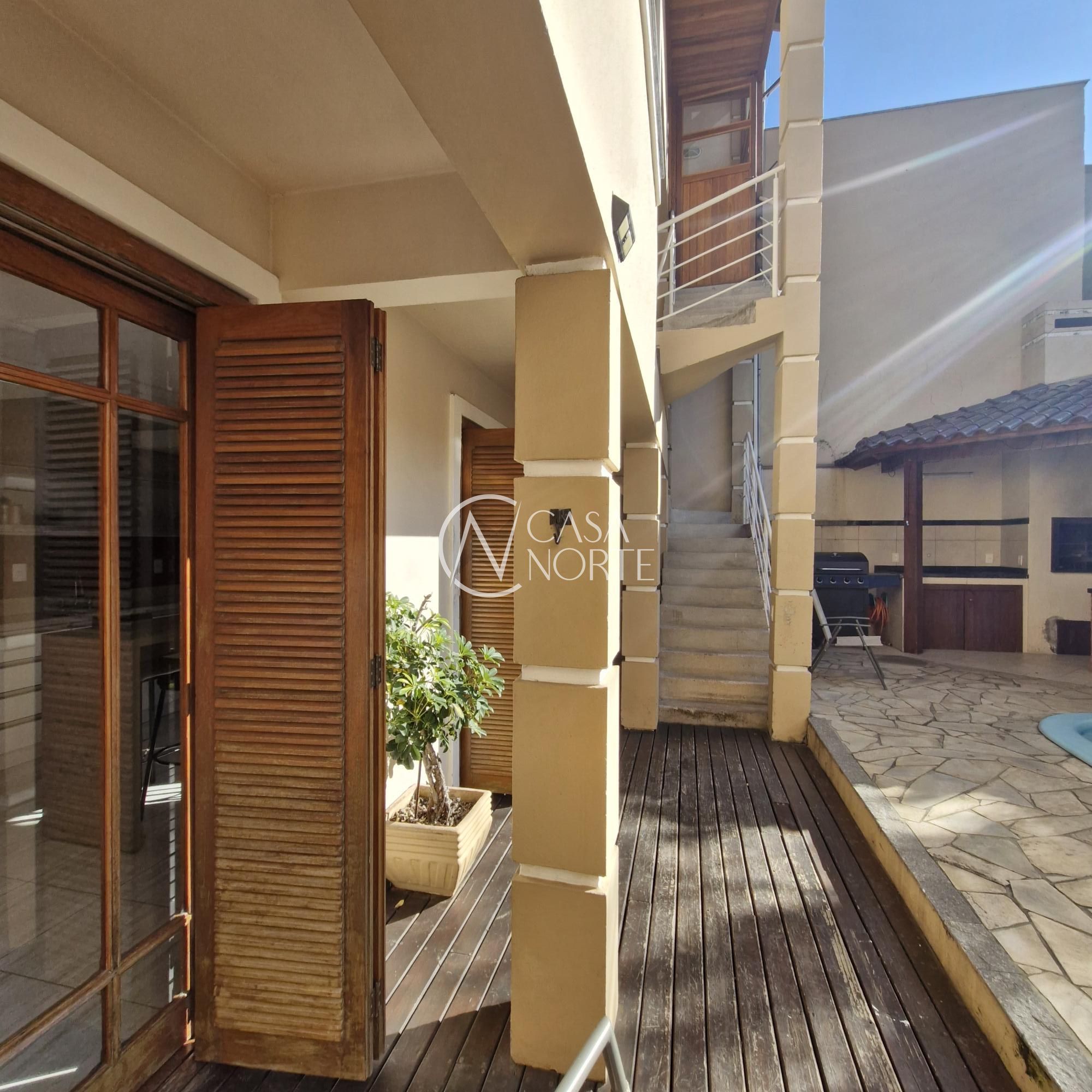 Casa à venda com 4 quartos, 336m², 3 suítes, 3 vagas, Rua José Marcelino Martins no bairro Jardim Sabará em Porto Alegre