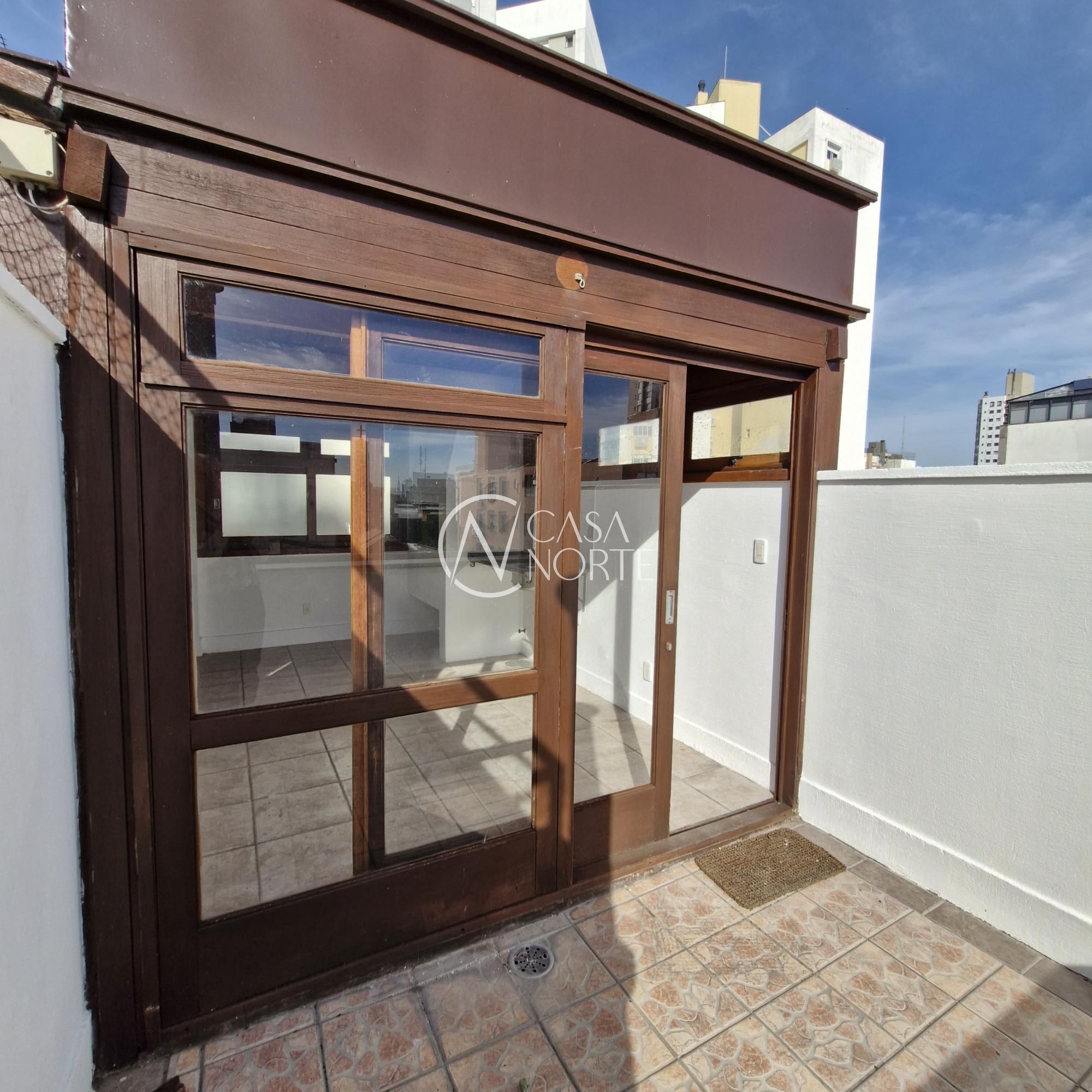 Cobertura à venda com 1 quarto, 84m², 1 suíte, Rua Barão do Triunfo no bairro Menino Deus em Porto Alegre